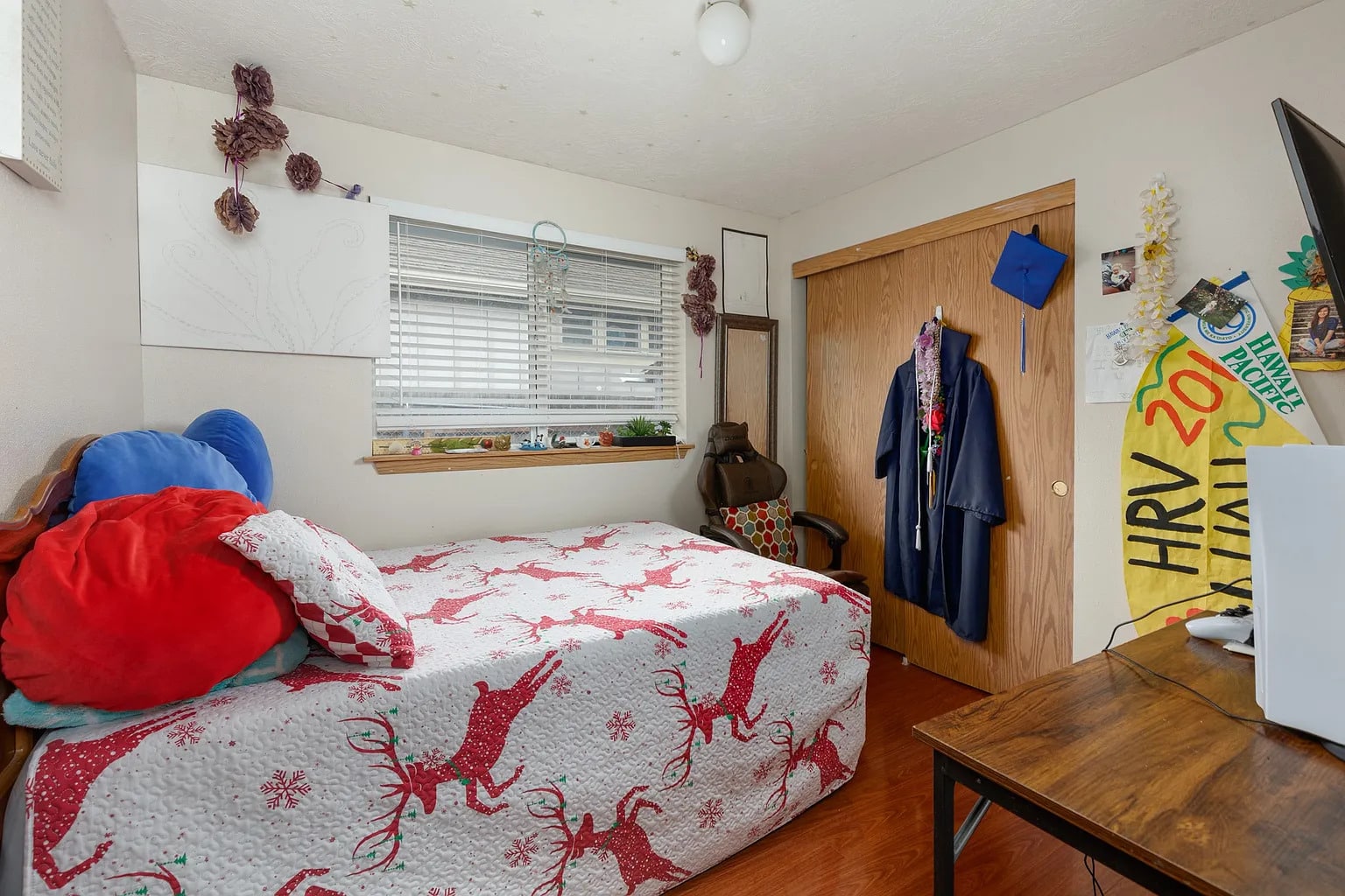 charming, unfurnished 3-bedroom, 2-bathroom Hood River House