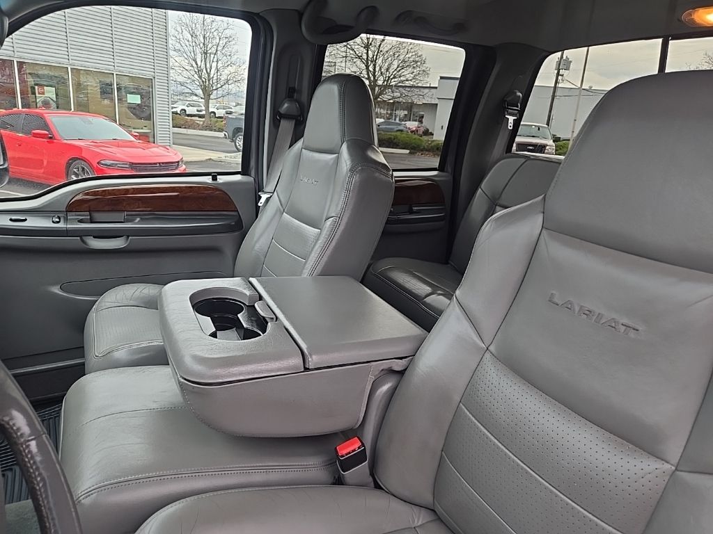 2003 Ford F-350 lariat