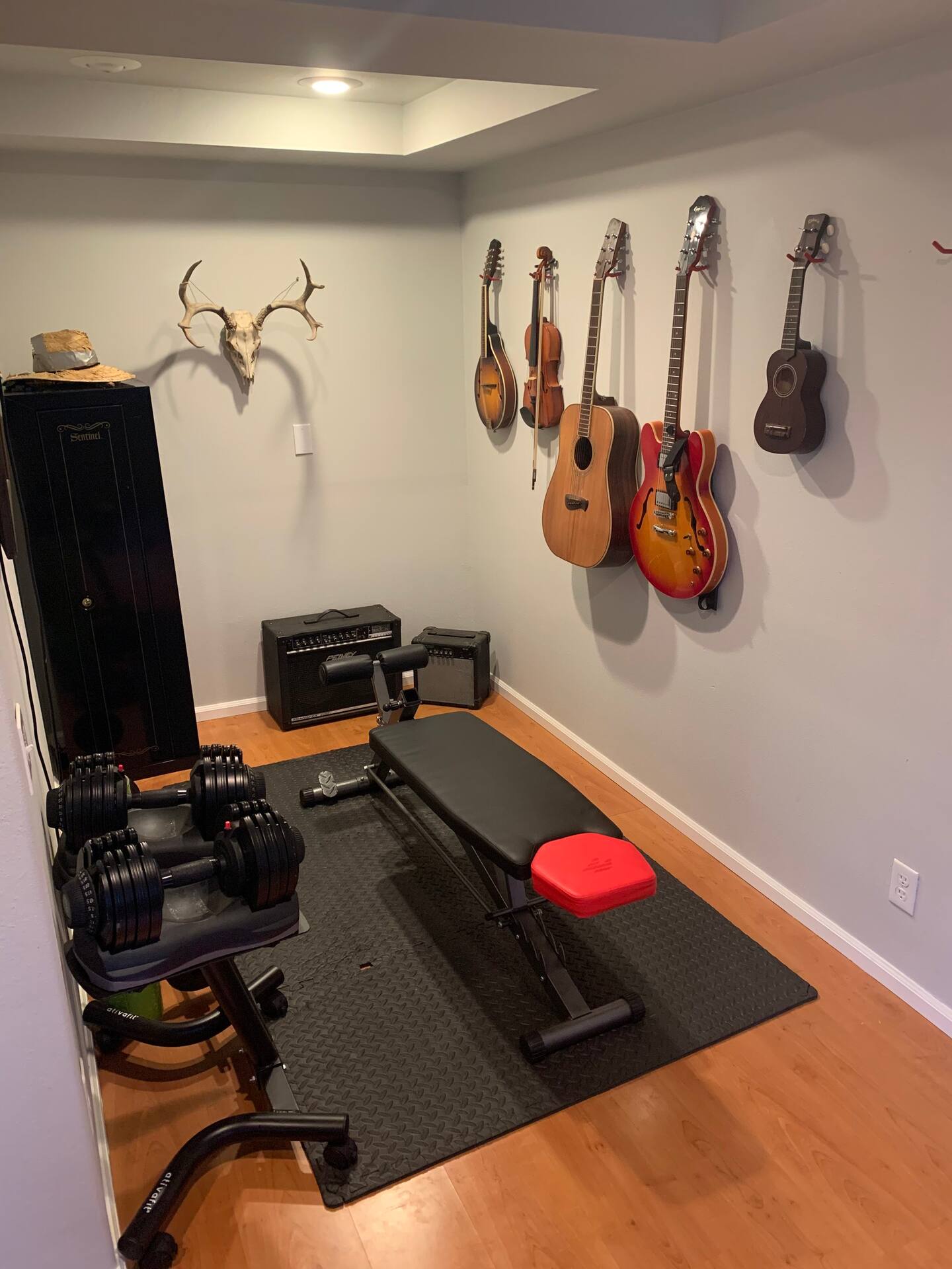 3-bedroom house – 2 living rooms, hot tub, fully furnished