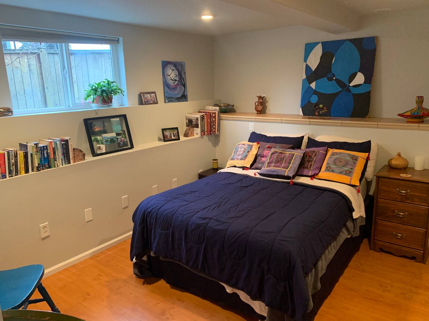 3-bedroom house – 2 living rooms, hot tub, fully furnished