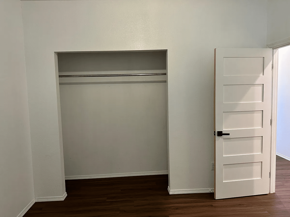 1Bed/1Bed Apartment Available