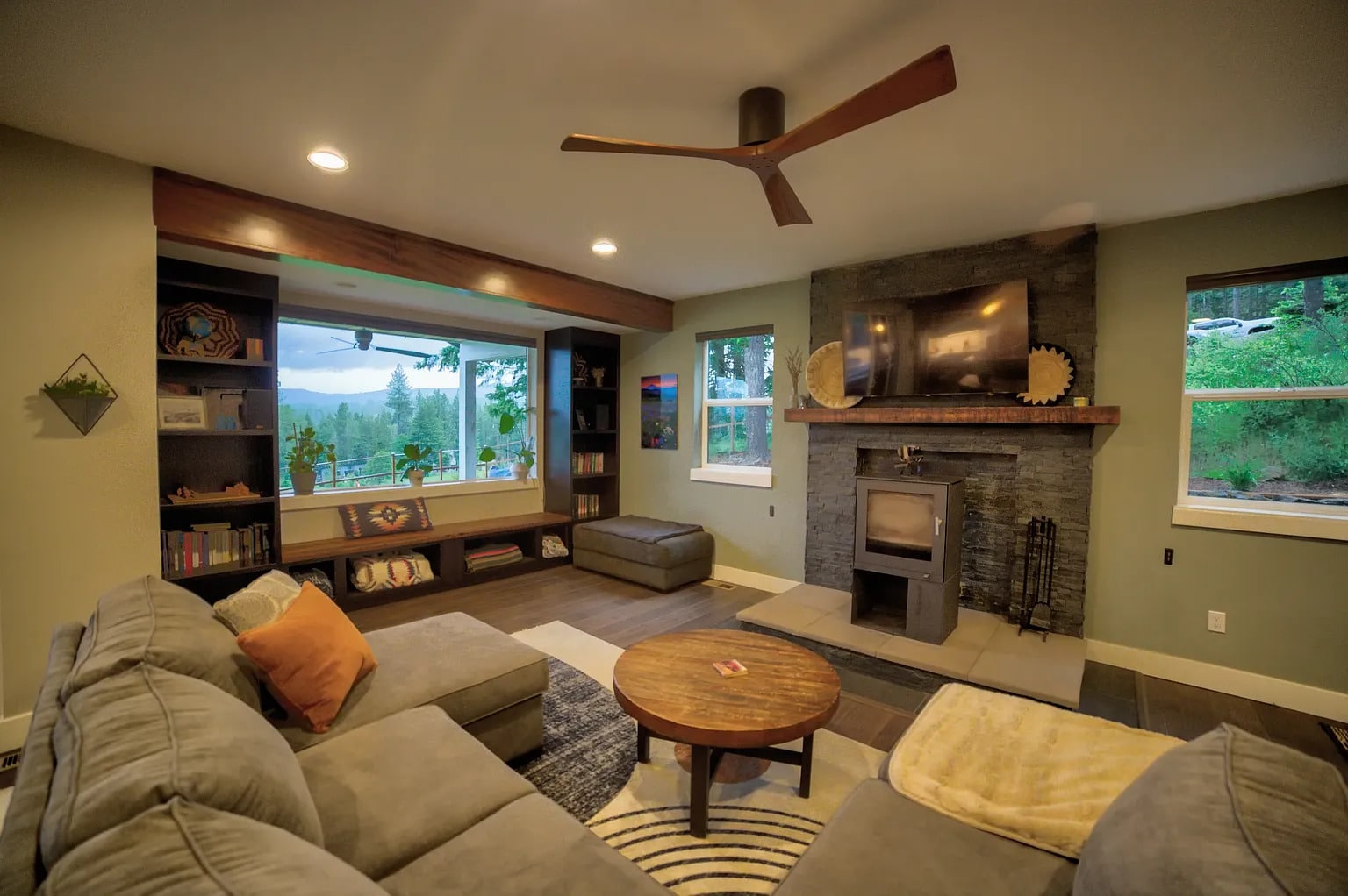 Charming White Salmon 3 Bedroom 2 Bathroom House