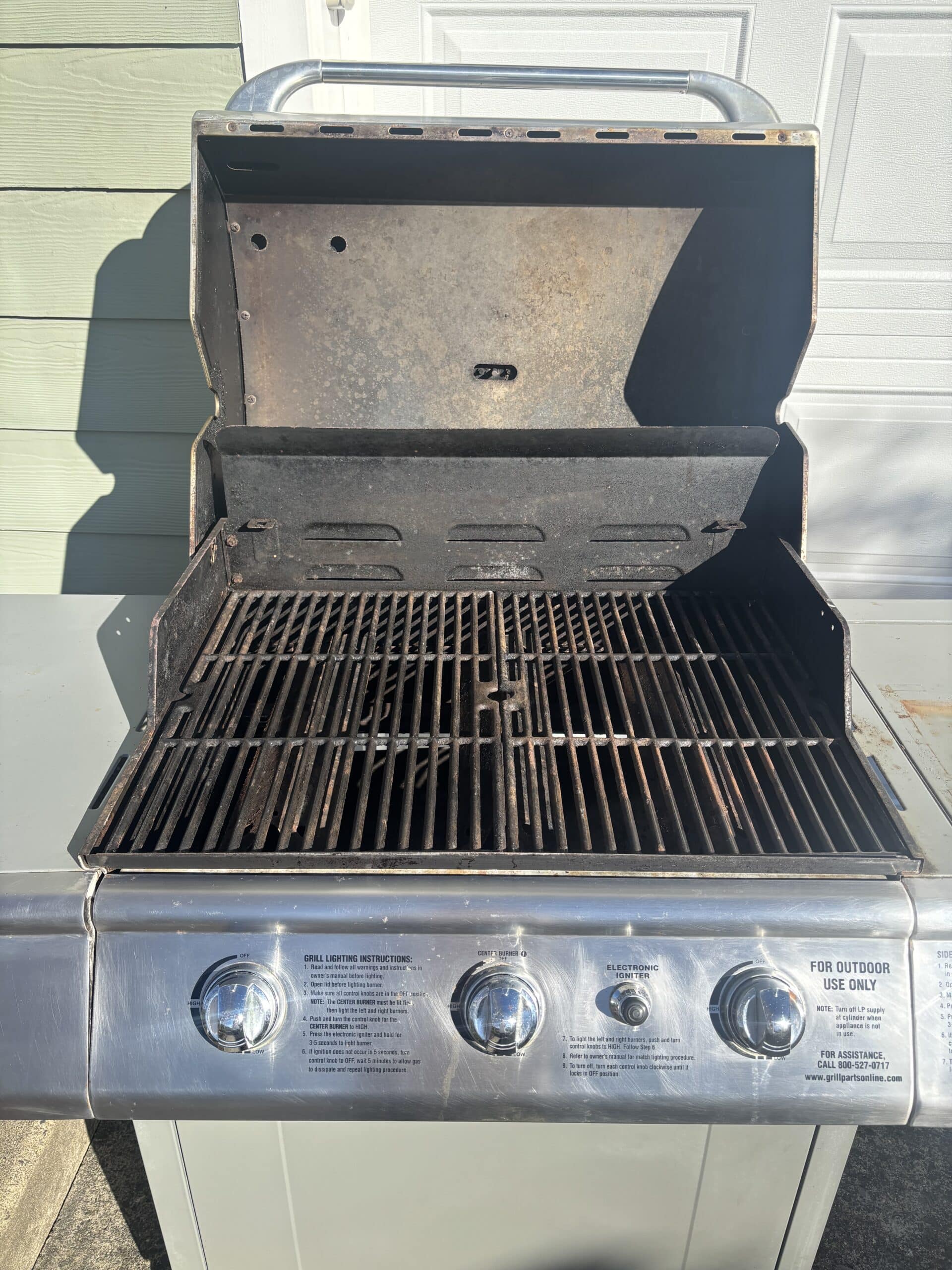 Charmglow Gas Grill w/ tank