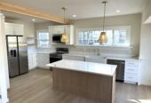 Remodeled 4BR + Office Duplex in Hood River – New Kitchen, Quartz Counters –