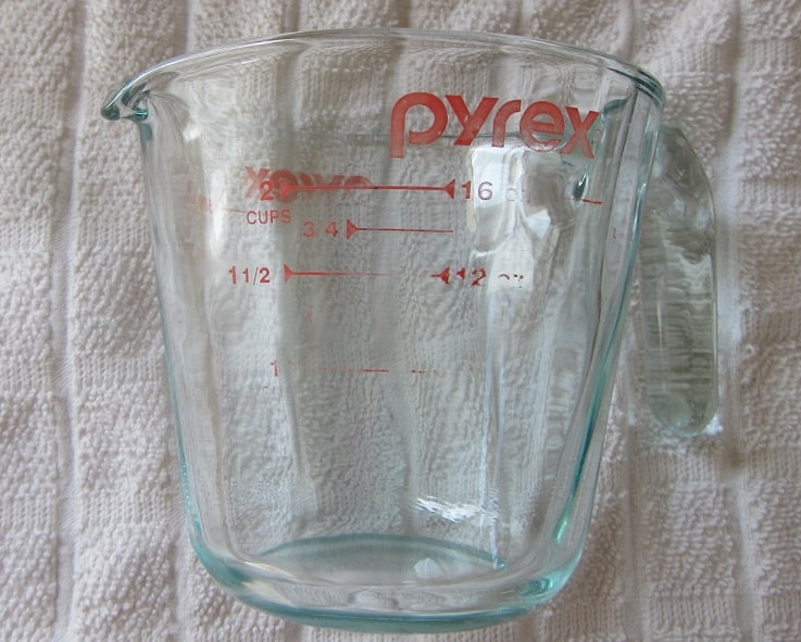 Pyrex 2 Cup Measuring Cup