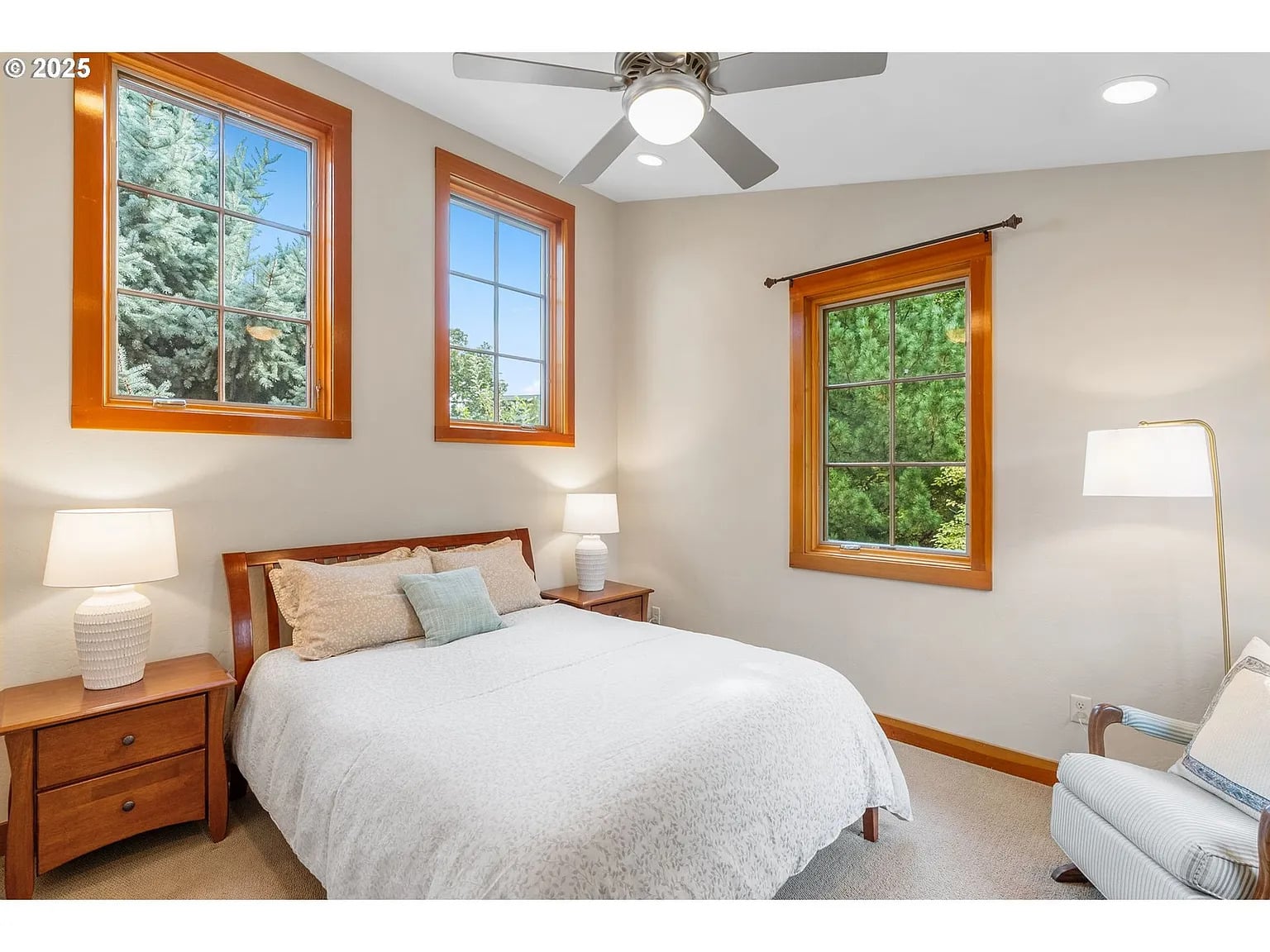 Cozy 2Bedroom 3Bathroom Hood River House