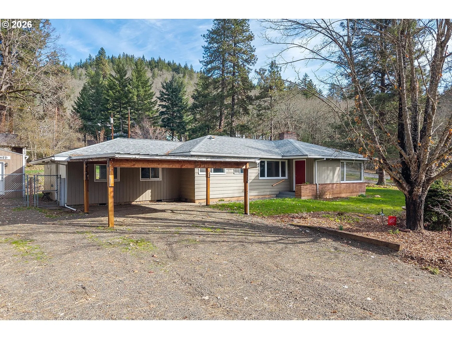 Updated 3 Bedroom 2 Bathroom White Salmon House