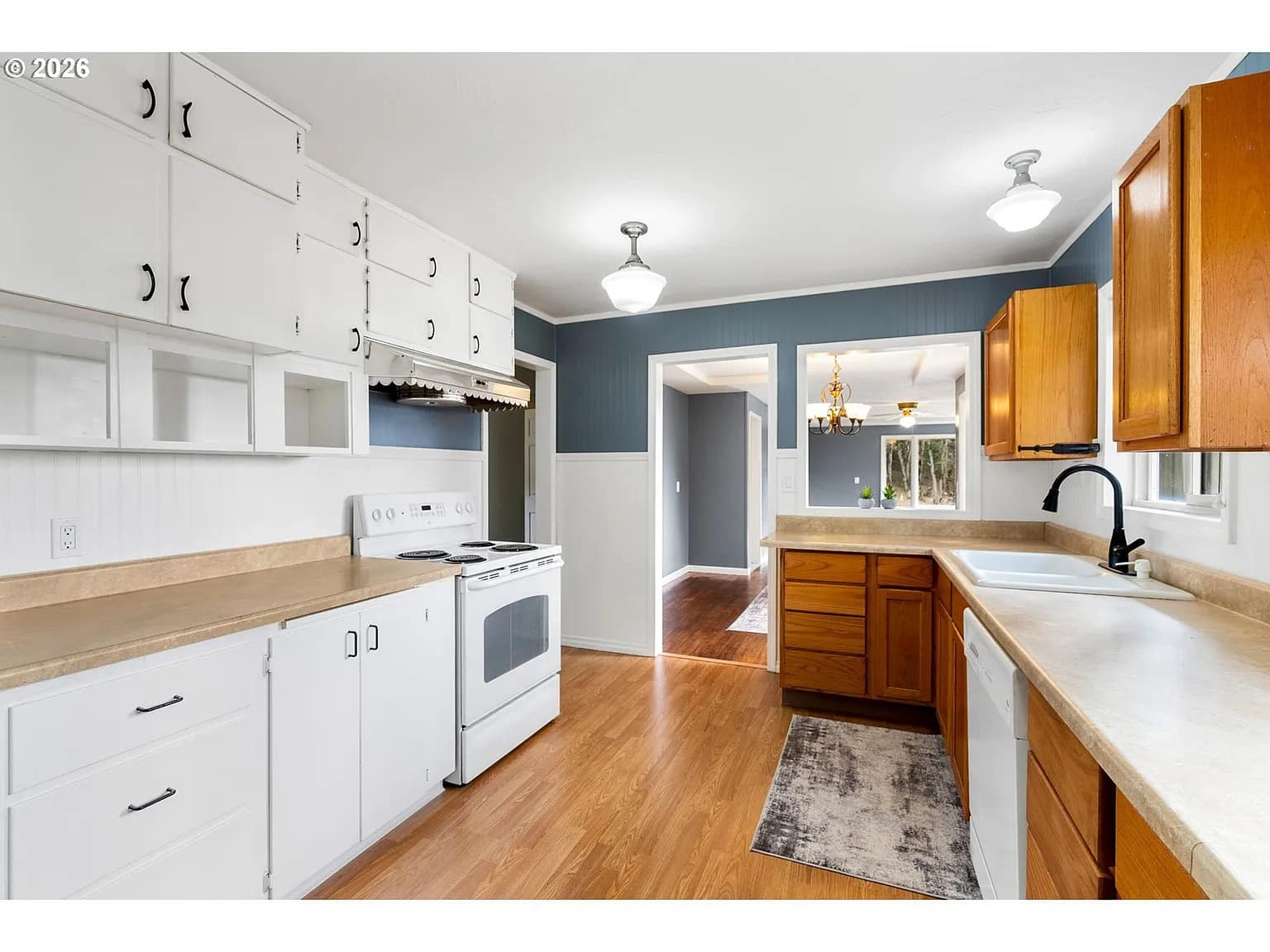 Updated 3 Bedroom 2 Bathroom White Salmon House