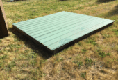 Loafing shed