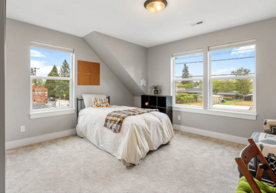 Screenshot-2026-04-27-at-11-17-07-1114-9th-St-Hood-River-OR-97031-MLS-732739968-Zillow