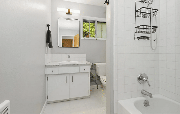 heart of downtown White Salmon Two Beds One Bath