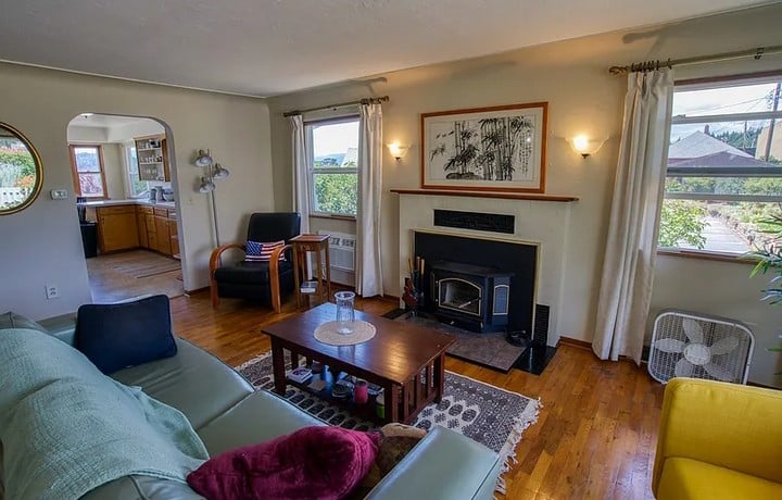 FOR RENT: 2Bed, 2Bath Hood River