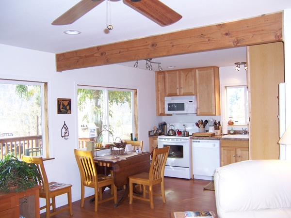 PET FRIENDLY, 2Bed, 1 B Lyle