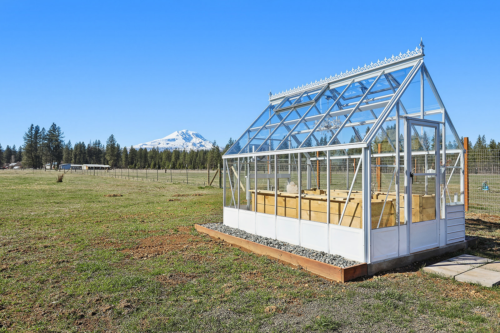 Homestead with all the modern conveniences