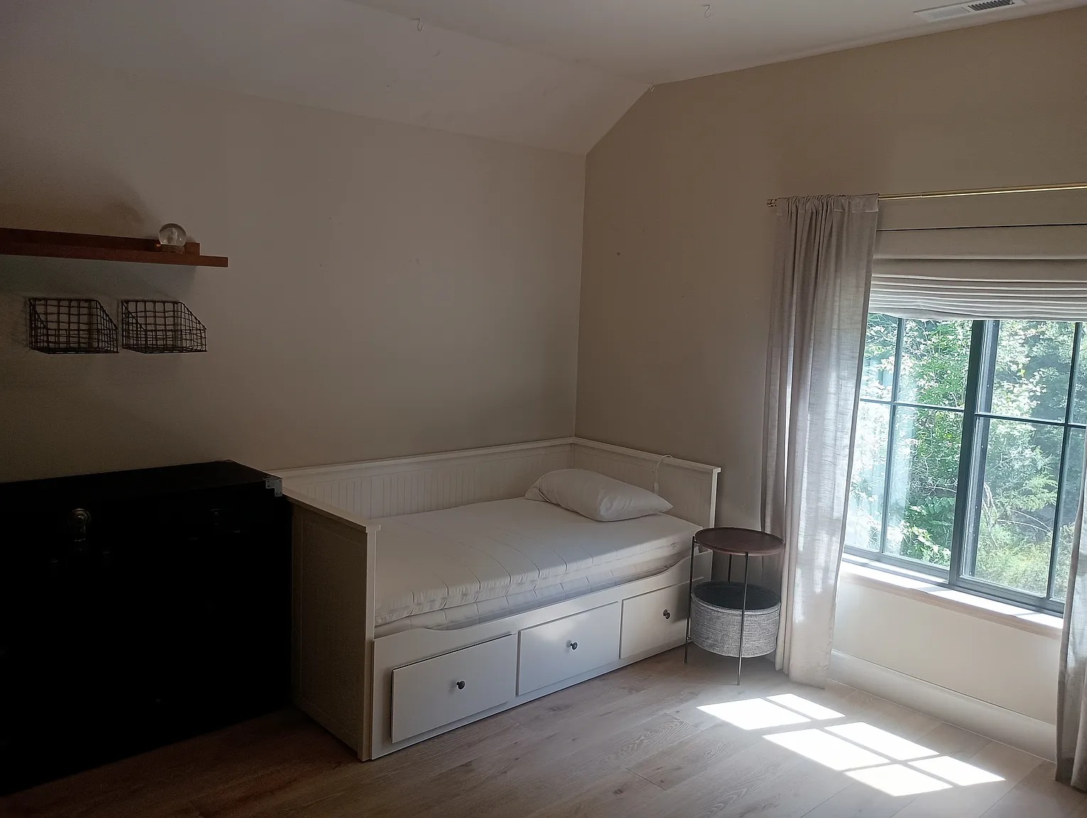 Beautifully finished 4BR IN Morton Rd Hood River OR