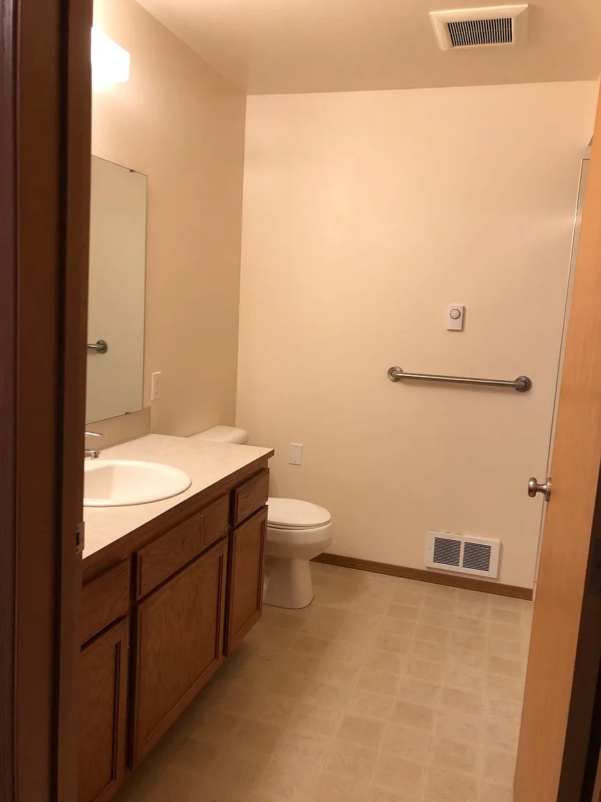 2BED Ready Walnut St, Everett, WA 98201 For Rent