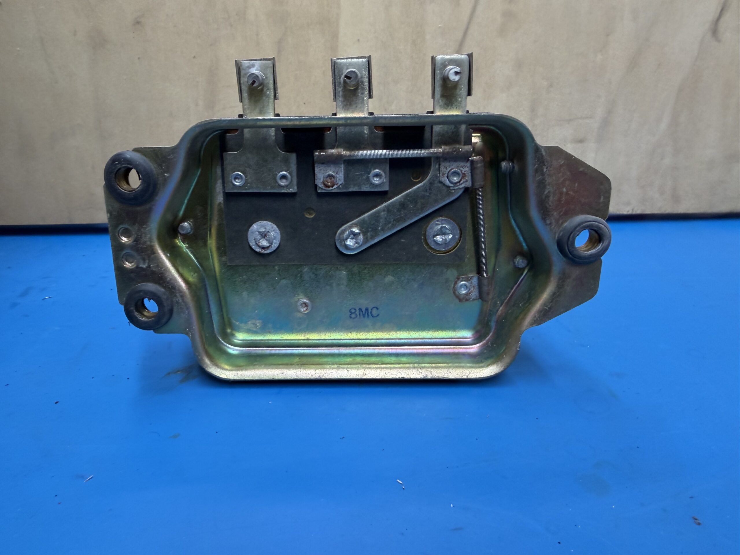 12V voltage regulator