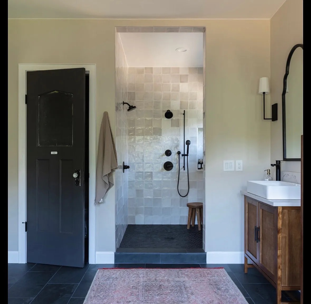 Beautifully finished 4BR IN Morton Rd Hood River OR