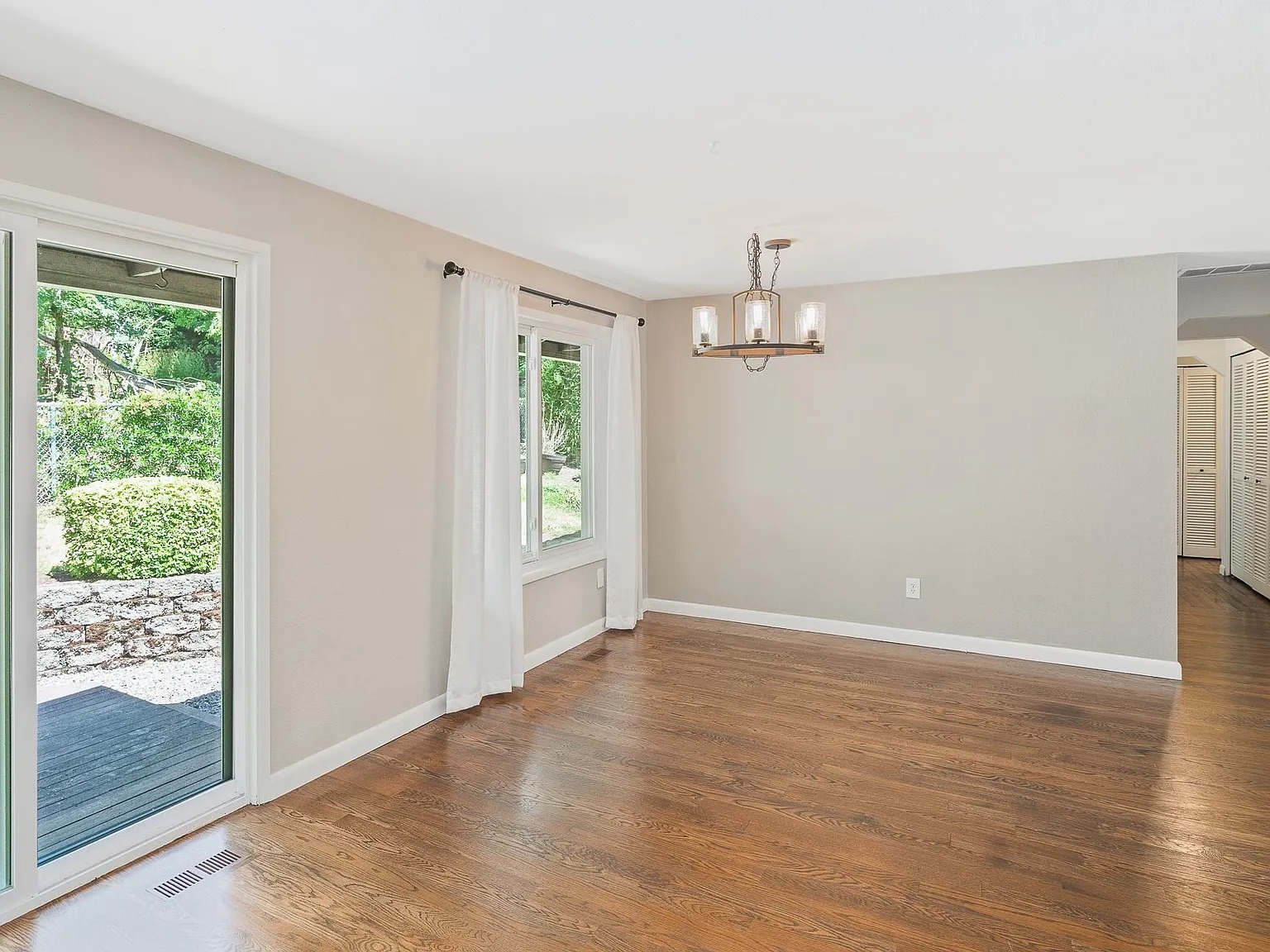 3BR Available SW Marigold St, Portland, OR