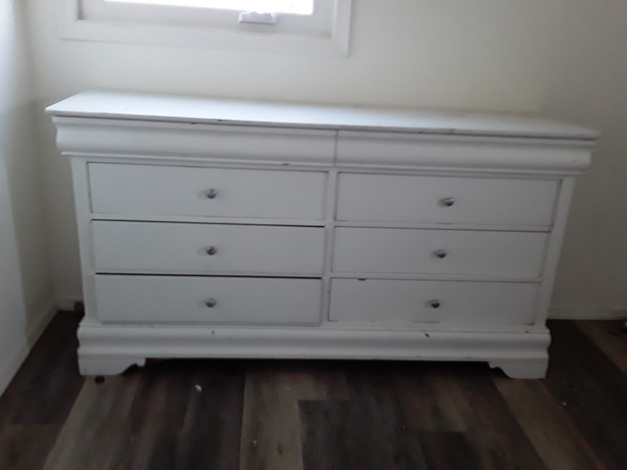 2 cupboards, 1 dresser