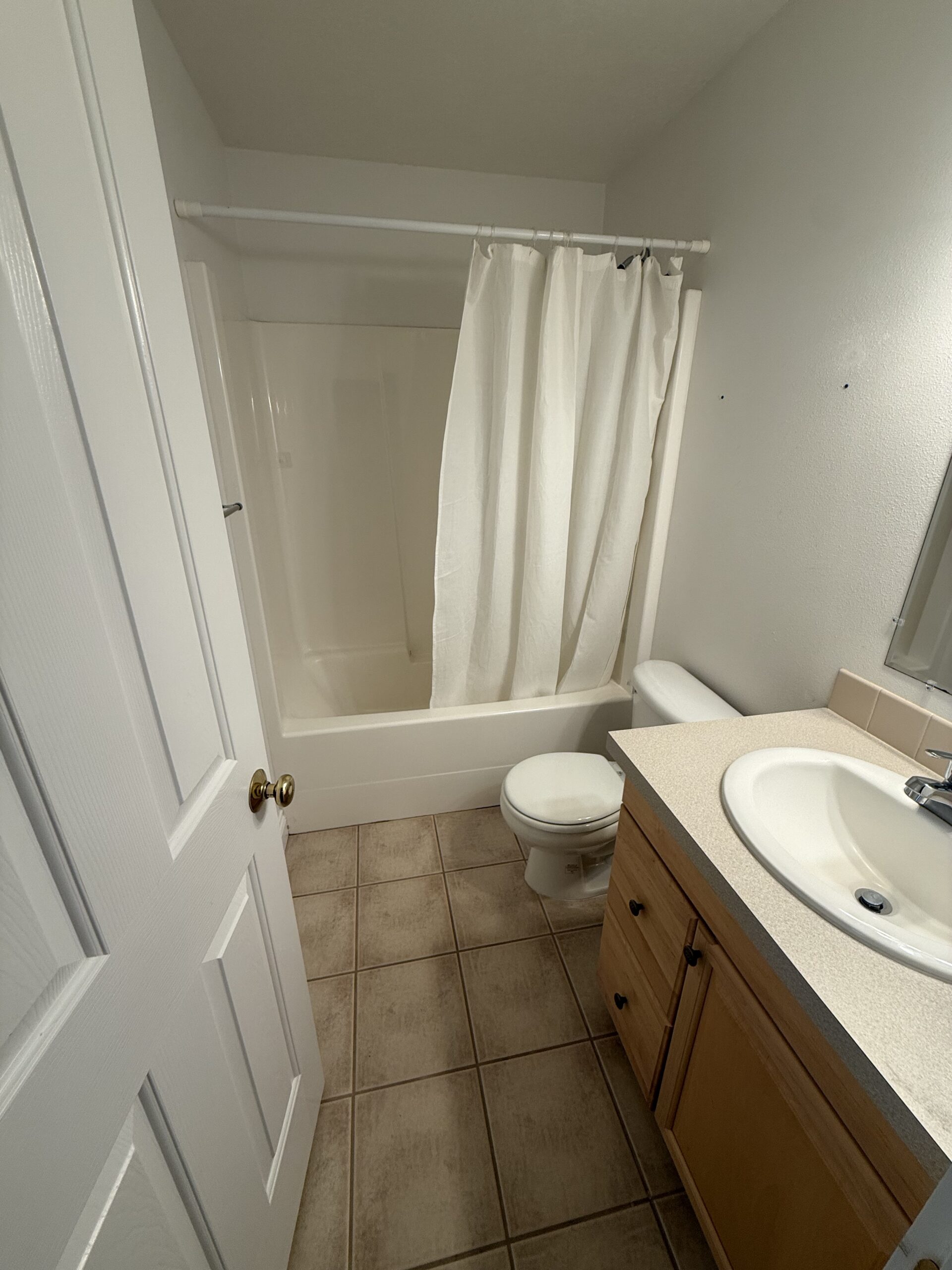 Cute 3 bed 2.5 bath steps from Downtown White Salmon