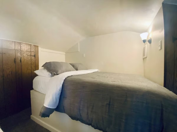 Charming 1Bed 1Bath Green Bay House