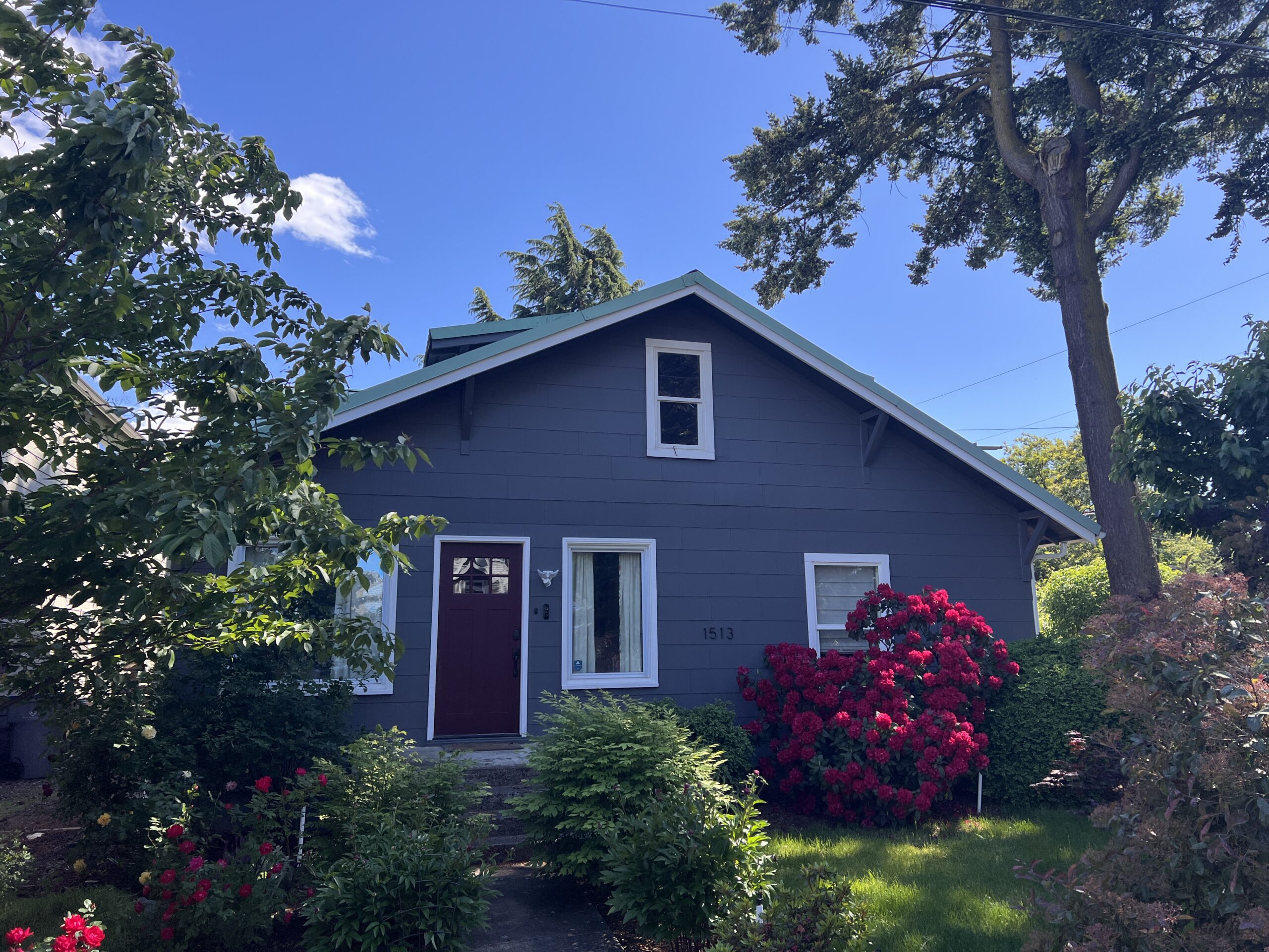 Hood River 4-Bedroom Rental Near Trails, Parks, and Medical Services