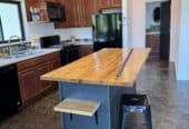 945 sq ft APARTMENT