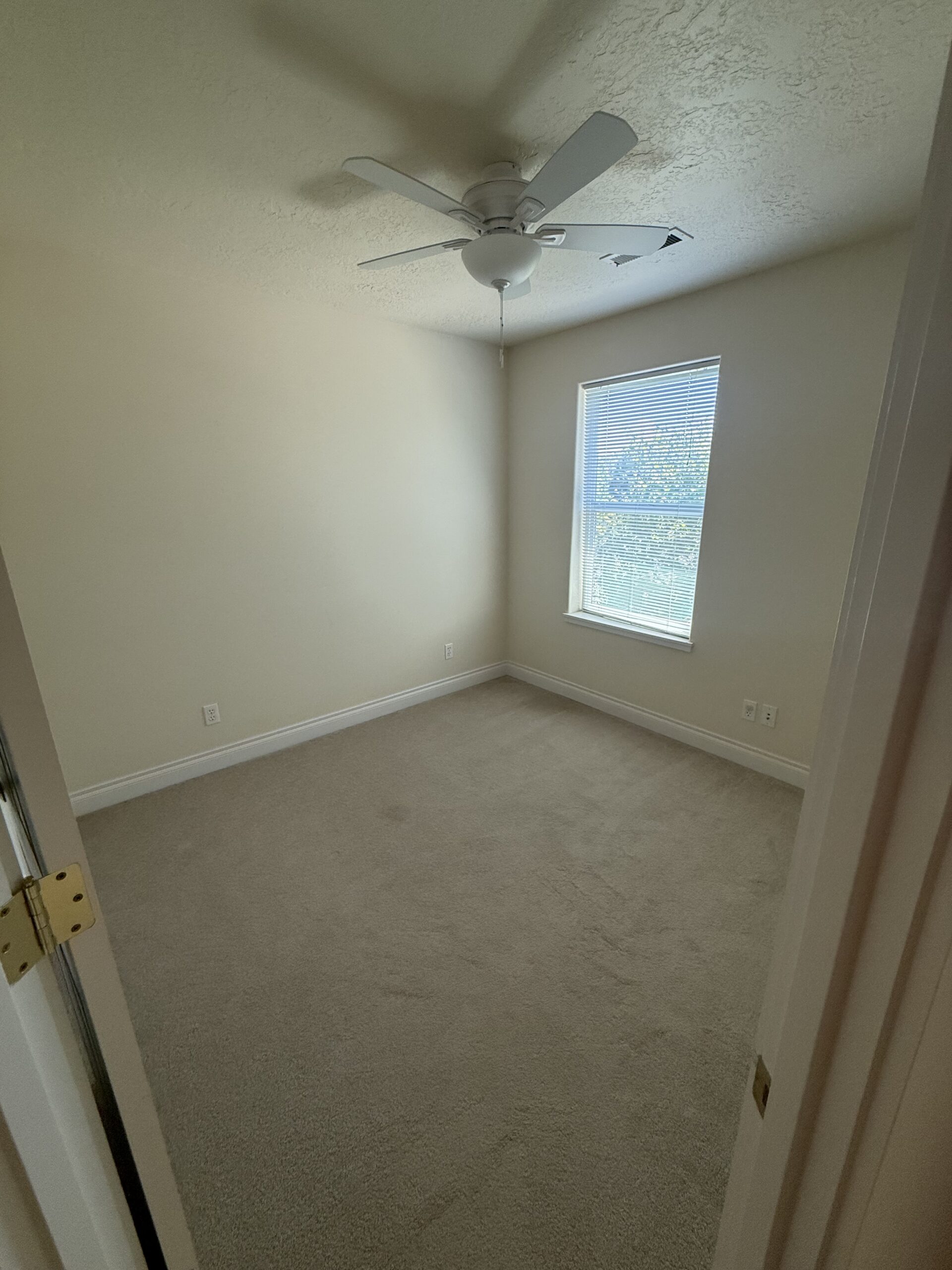 3 bed 2.5 bath in the heart of White Salmon!
