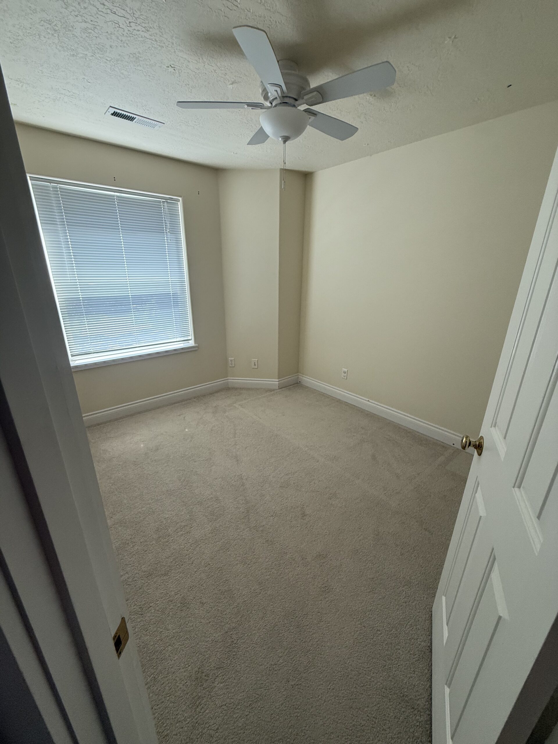 3 bed 2.5 bath in the heart of White Salmon!