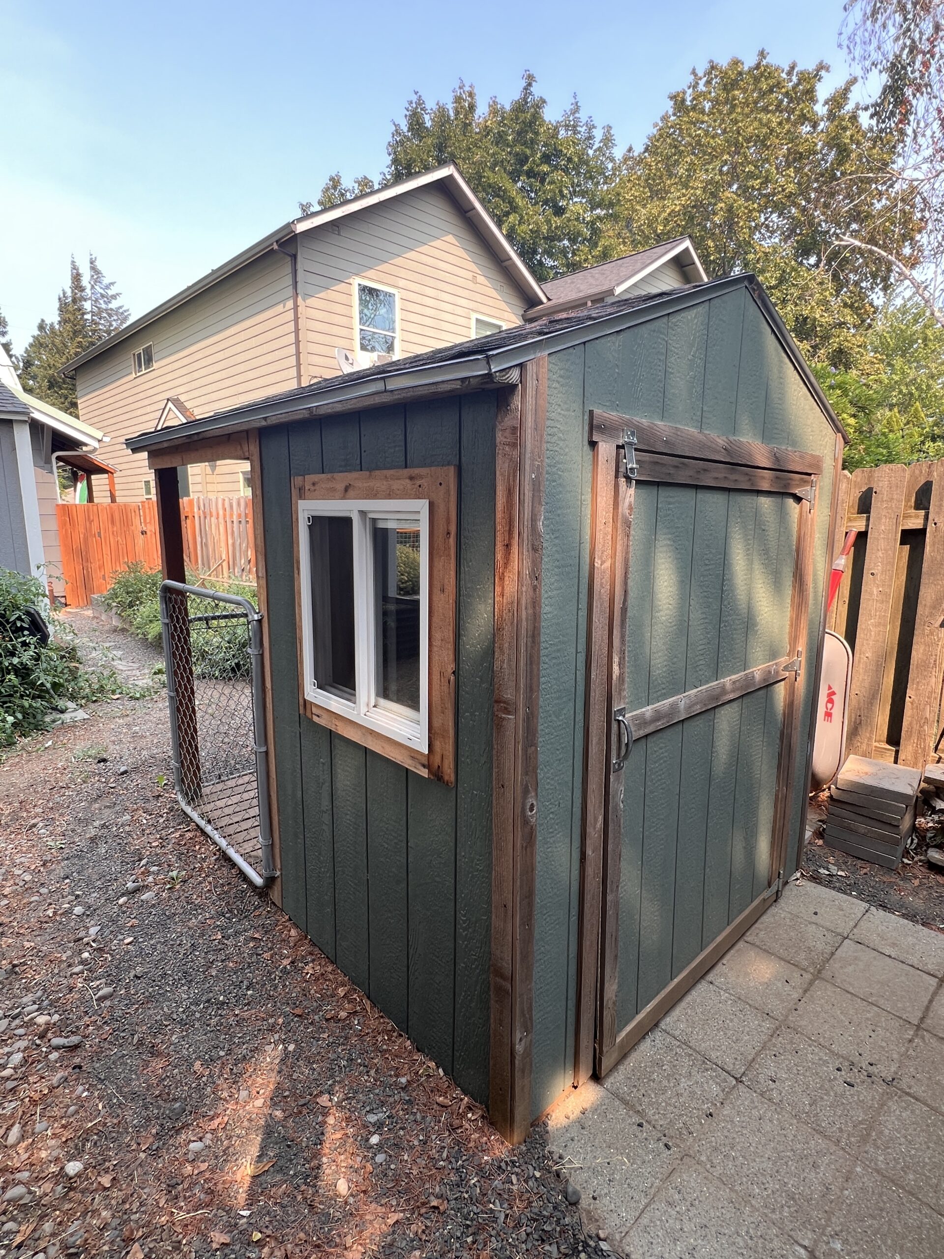 Hood River 4-Bedroom Rental Near Trails, Parks, and Medical Services
