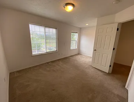Adorable 3Bedroom 2.5Bathrooms Hood River House