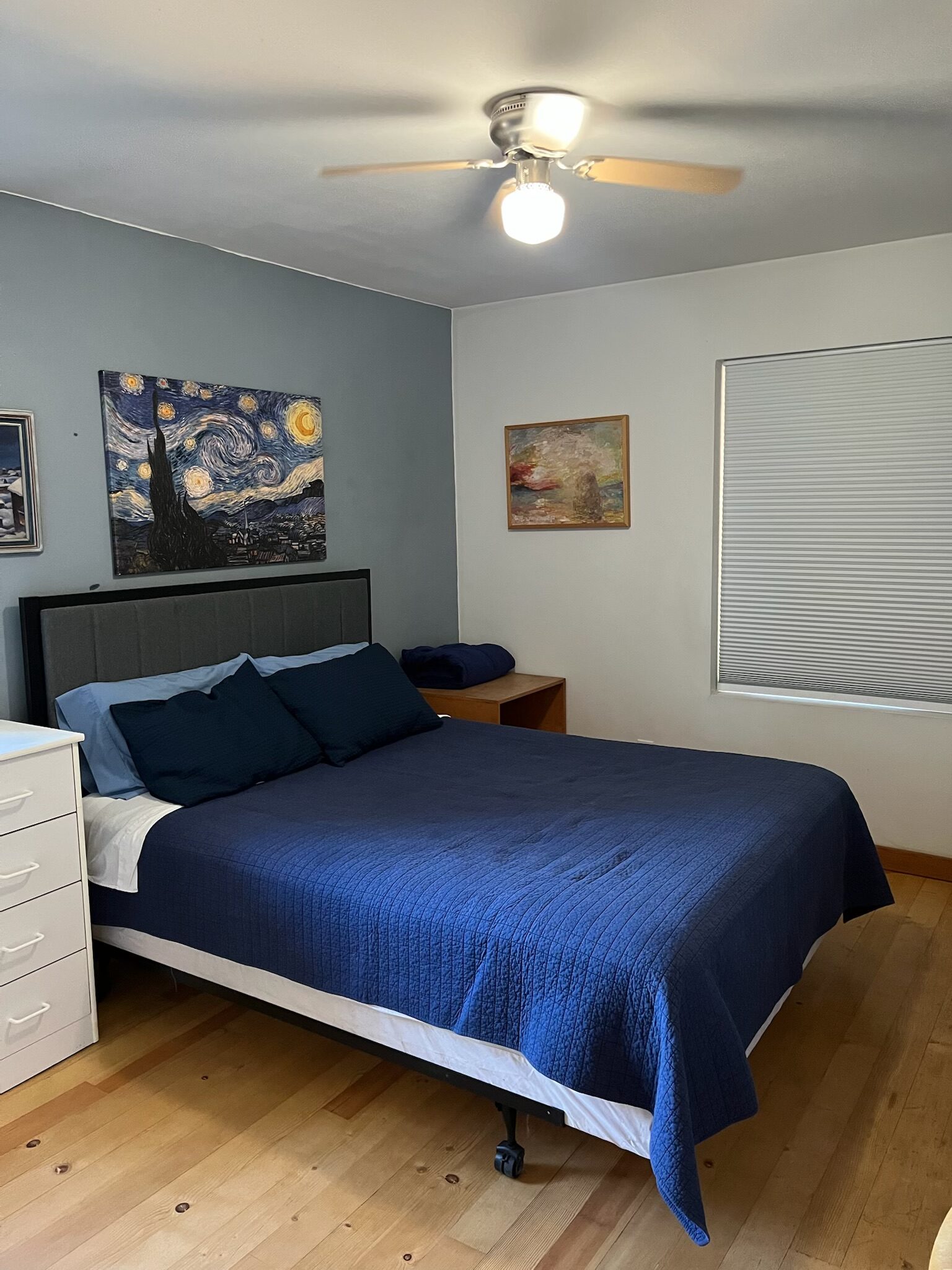Furnished home in central Hood River