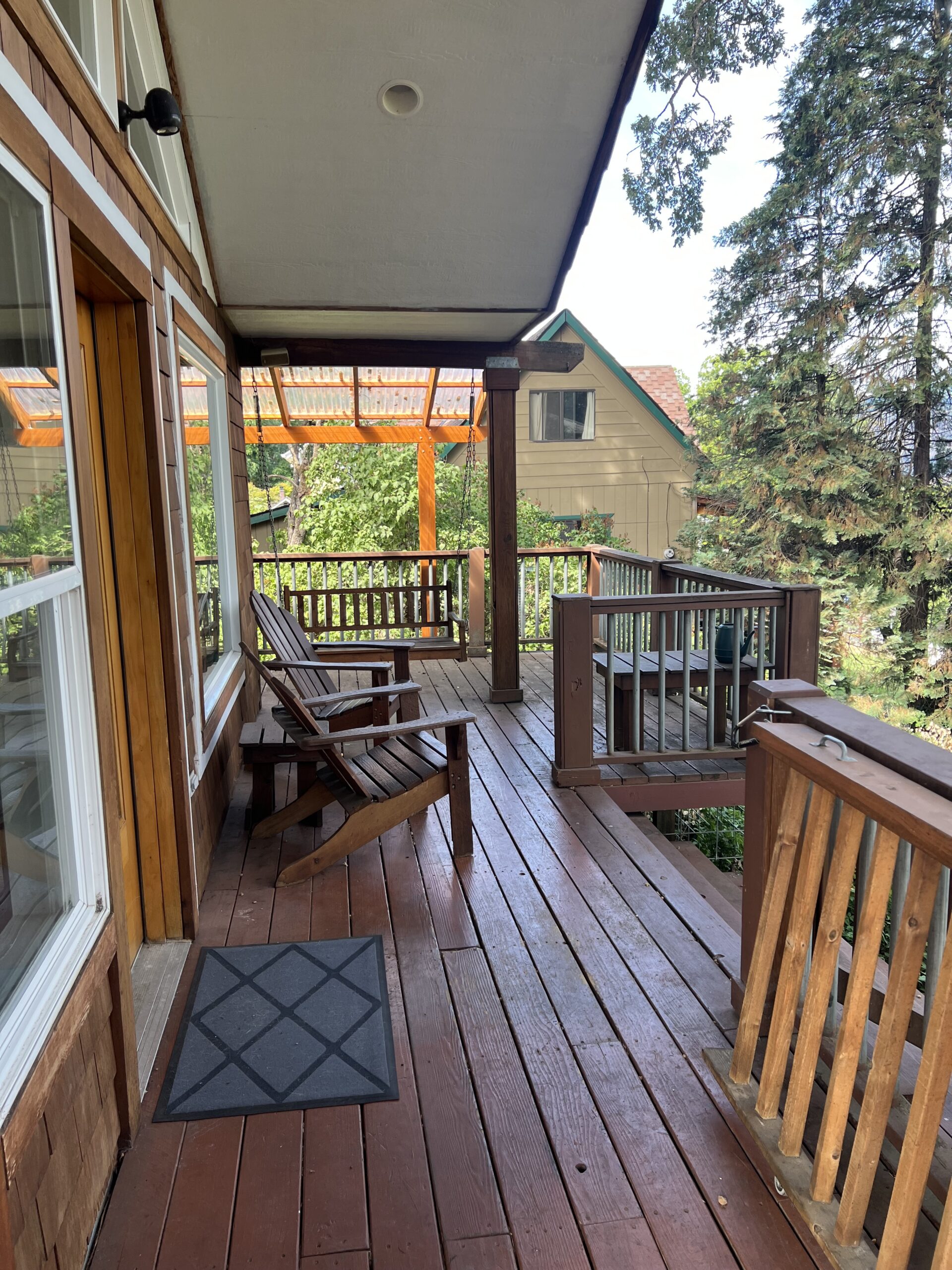 Furnished home in central Hood River