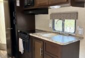 2015 Forest River RV 23″ Travel Trailer+New Generator