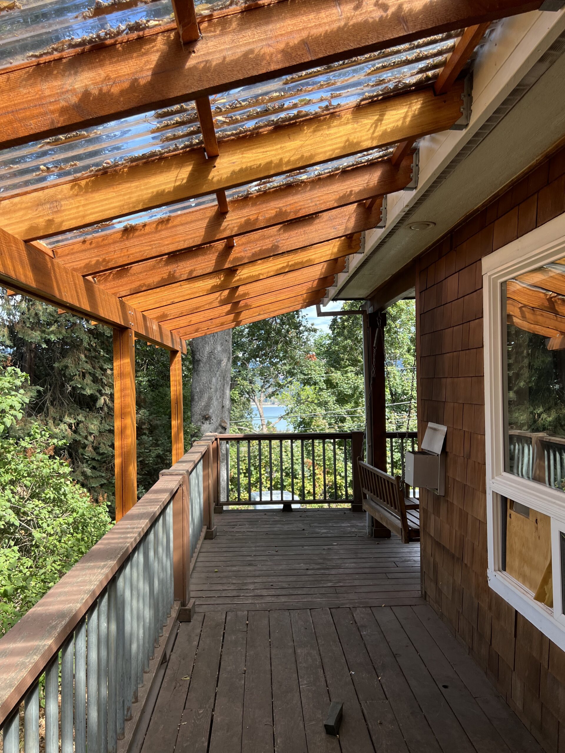 Furnished home in central Hood River