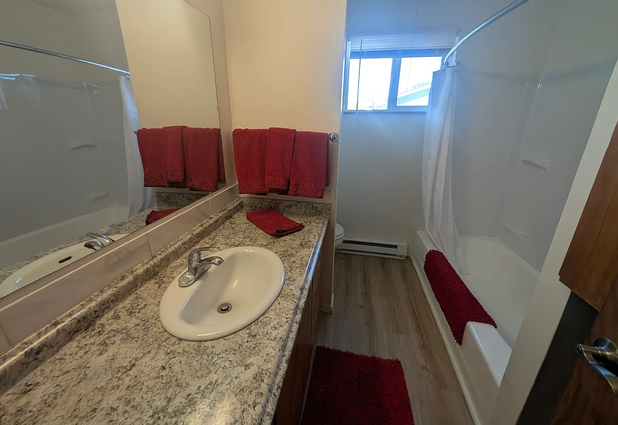 2 bedrooms and 1 bathroom White Salmon House