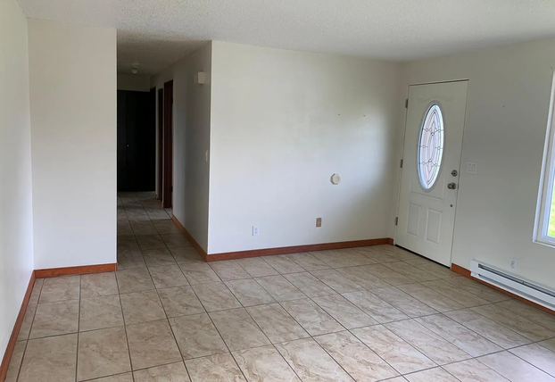 three-bedroom, one-bath hood river house