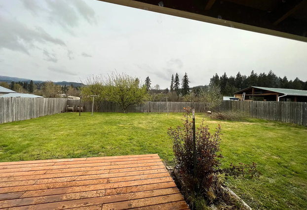 three-bedroom, one-bath hood river house