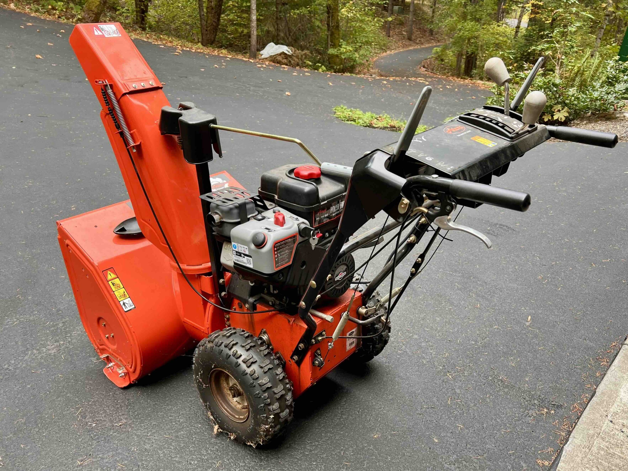 Ariens Deluxe 28 Snowblower
