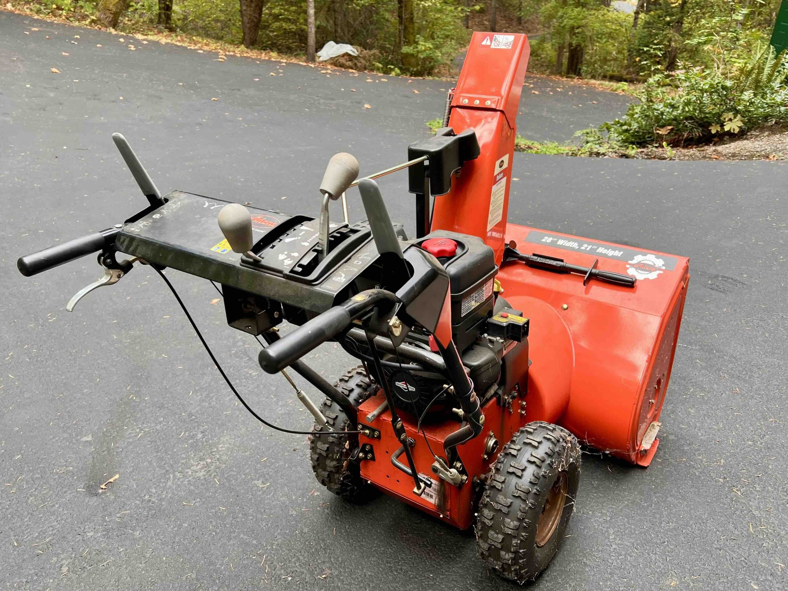 Ariens Deluxe 28 Snowblower